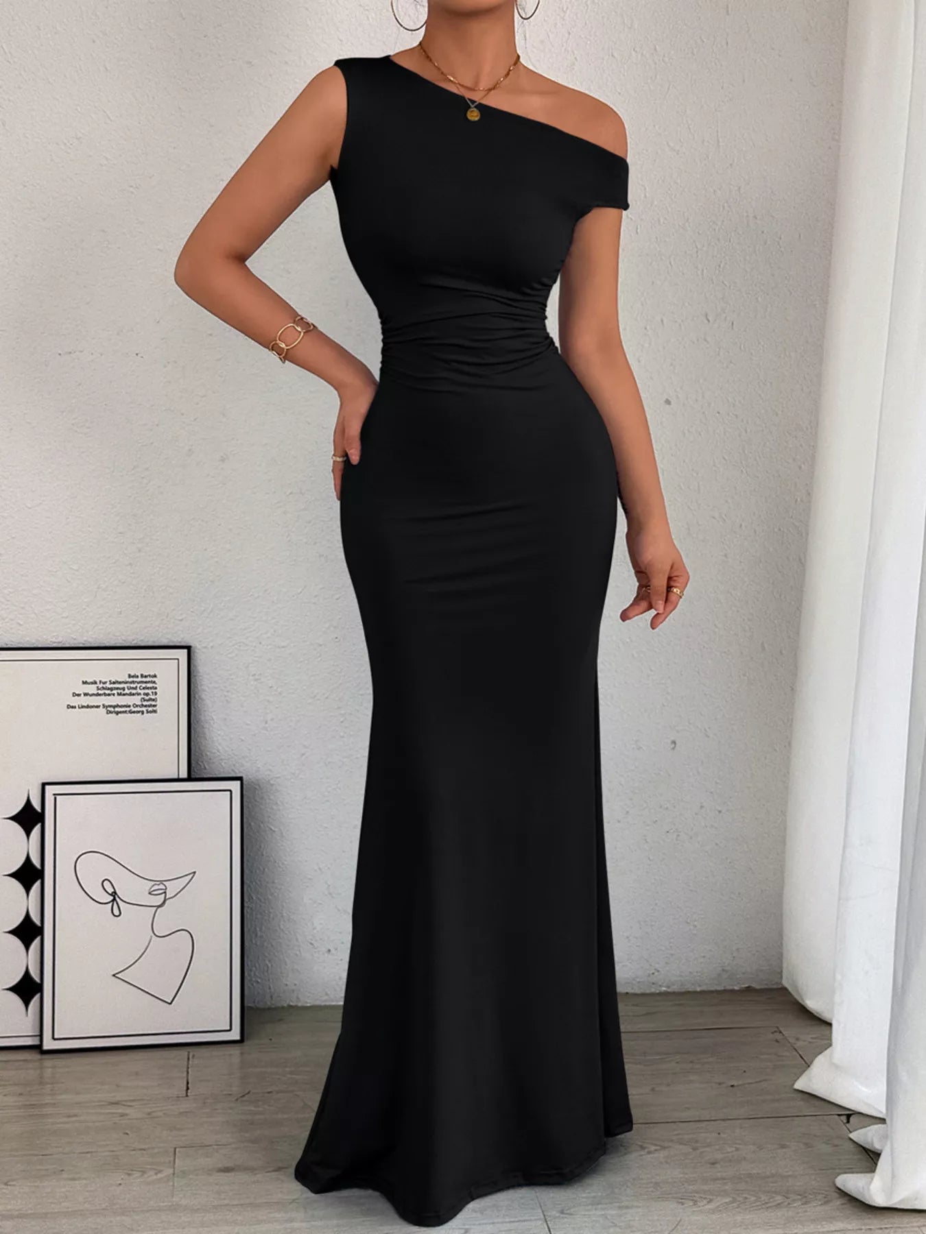 one shoulder ruched bodycon dress One-Shoulder Maxi Homecoming dresses Alicia Satin Halter Maxi pair:lovestruck-pearl-earrings-gold body fit that moves Size:US 12 | EU 46