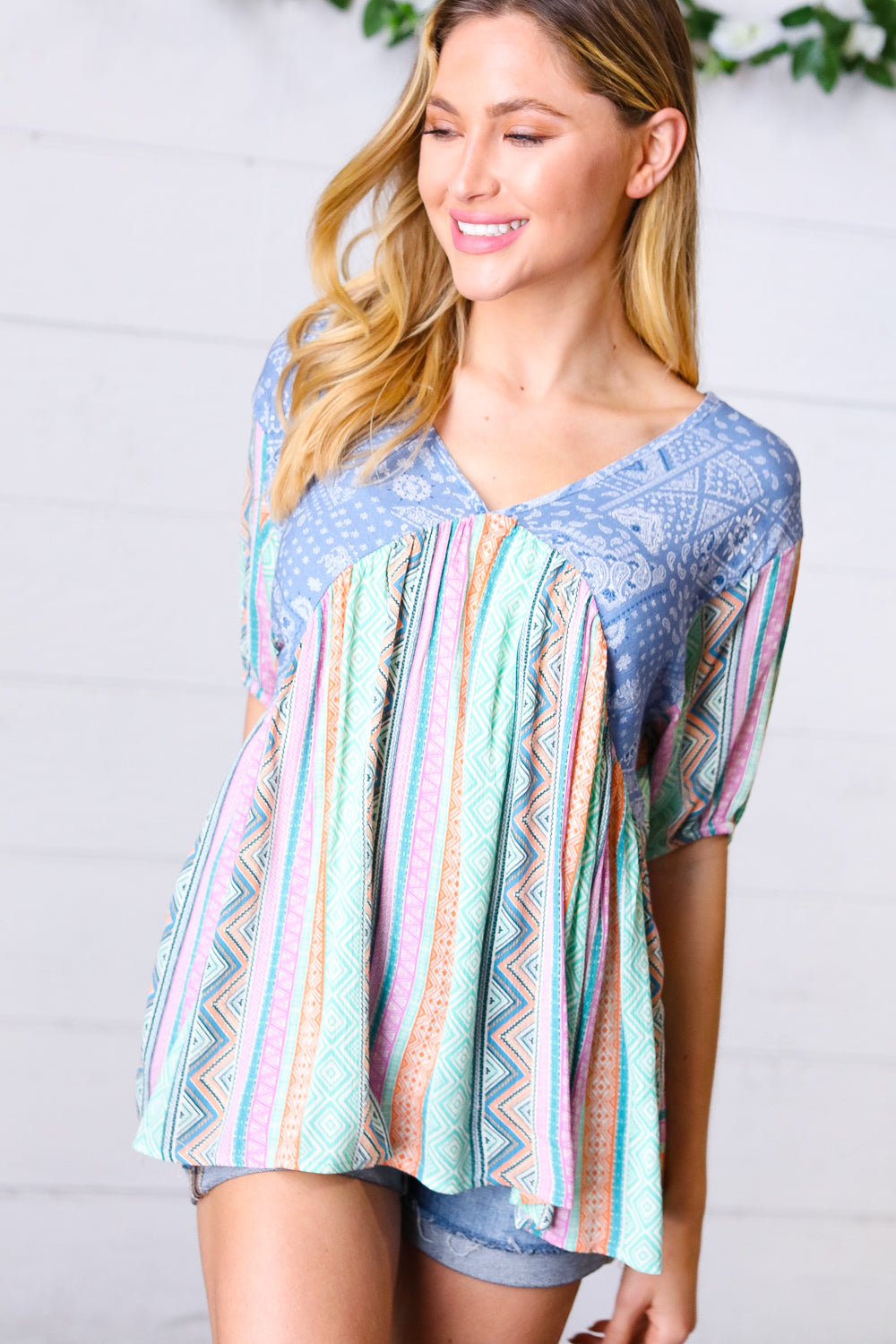 Multicolor Boho Vertical Print Crinkle V Neck Top