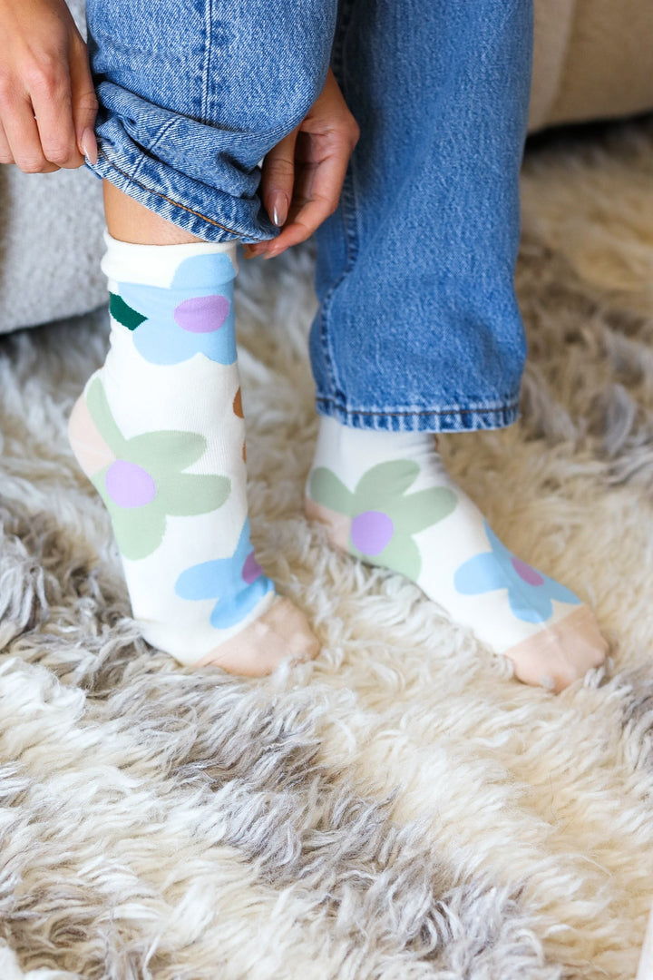 Cream Floral Ankle Socks