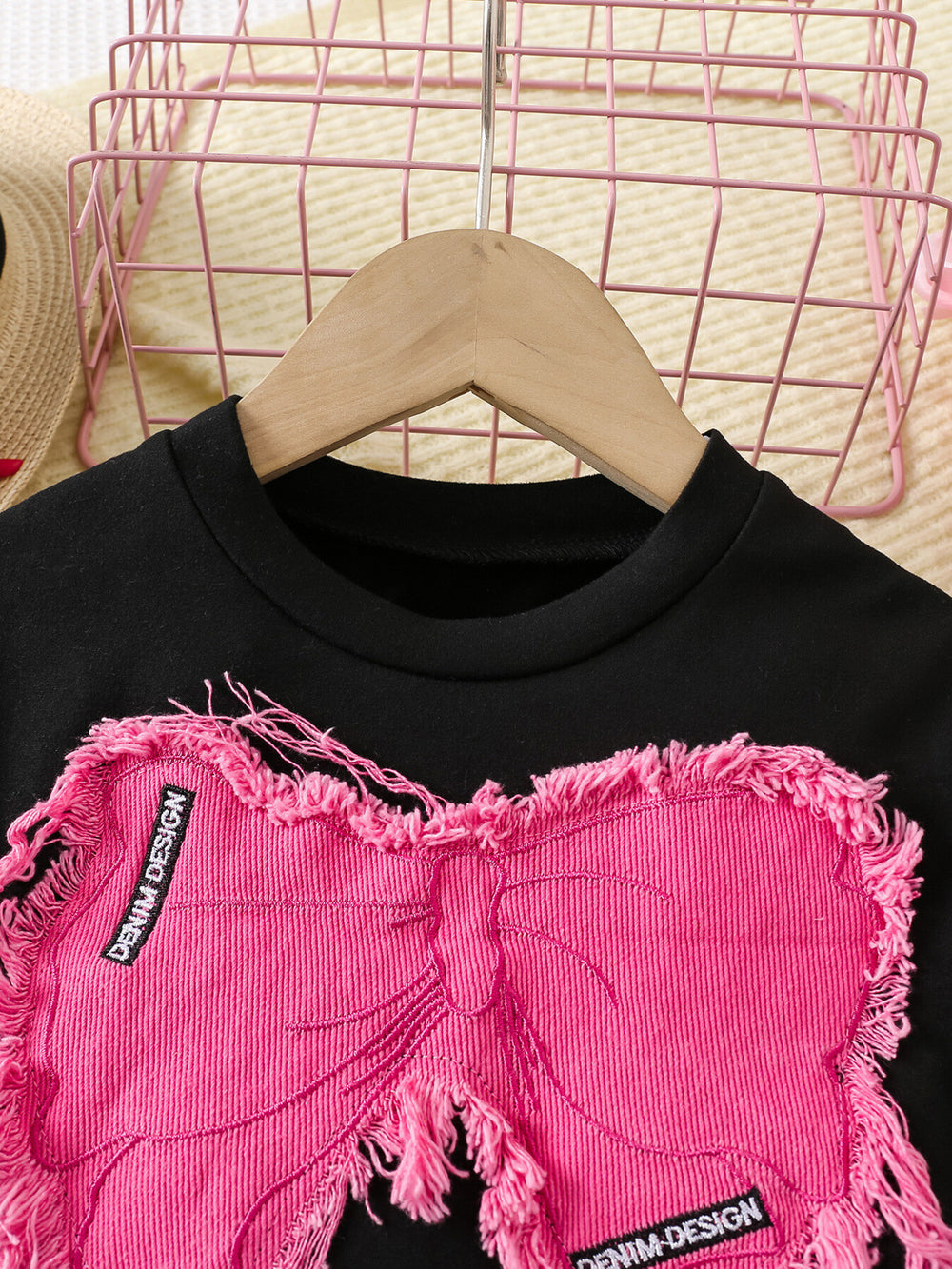 73417f52bc1d4741a6a738fd5493665b-Max