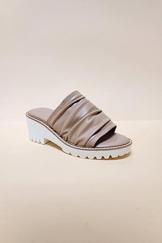 AITANA PLATFORM SANDALS