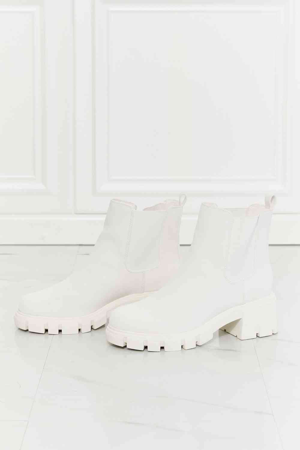 MMShoes Work For It Matte Lug Sole Chelsea Boots in White