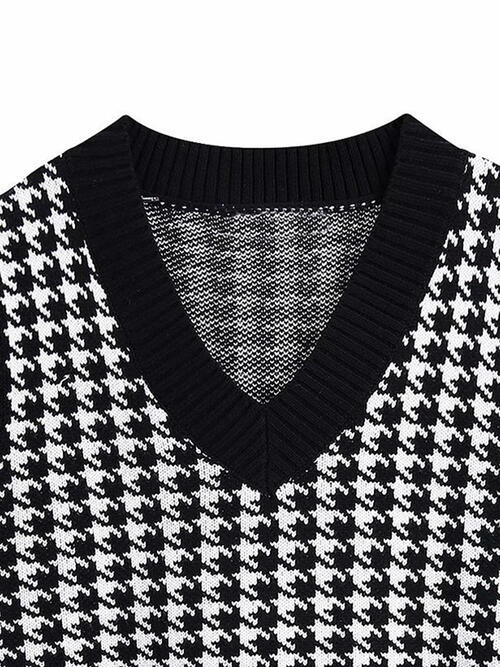 Houndstooth V-Neck Sweater Vet