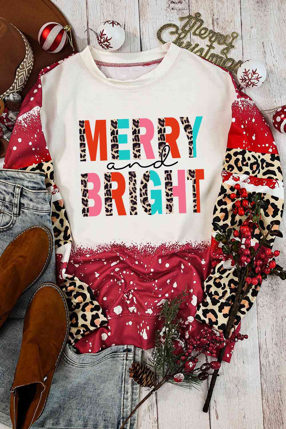 MERRY AND BRIGHT Graphic Round Neck Sweatshirt