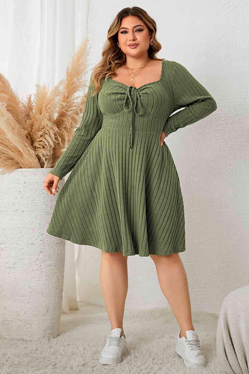 Plus Size Sweetheart Neck Long Sleeve Ribbed Dress